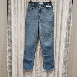 NWT Abercrombie Curve Love "The 90's Straight Ultra High Rise" Jeans